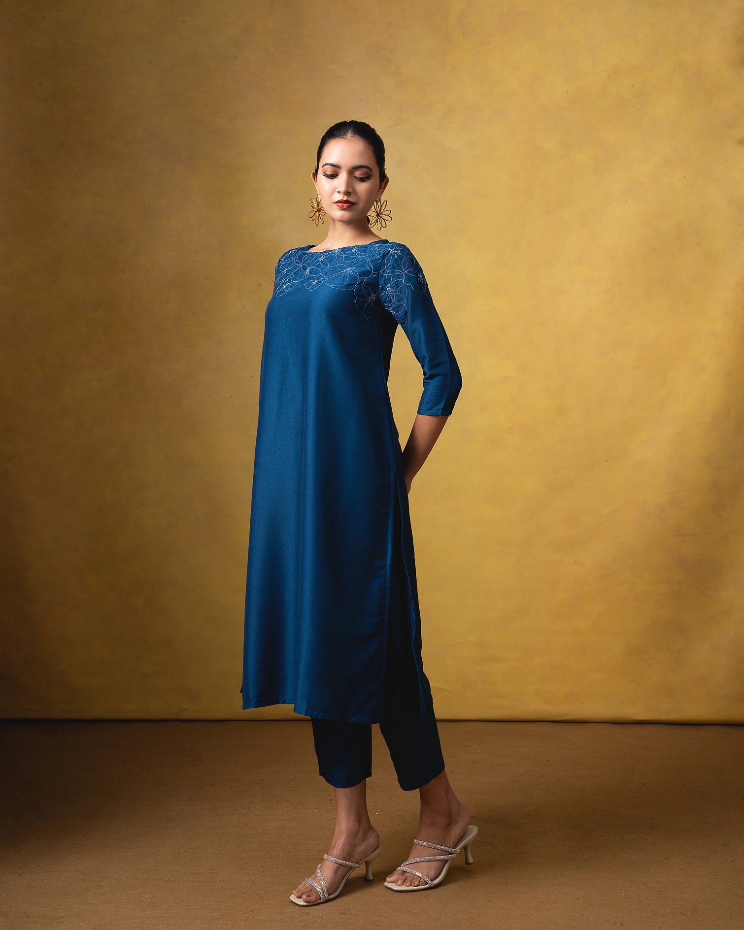 Thuli Suit Set with Organza Dupatta