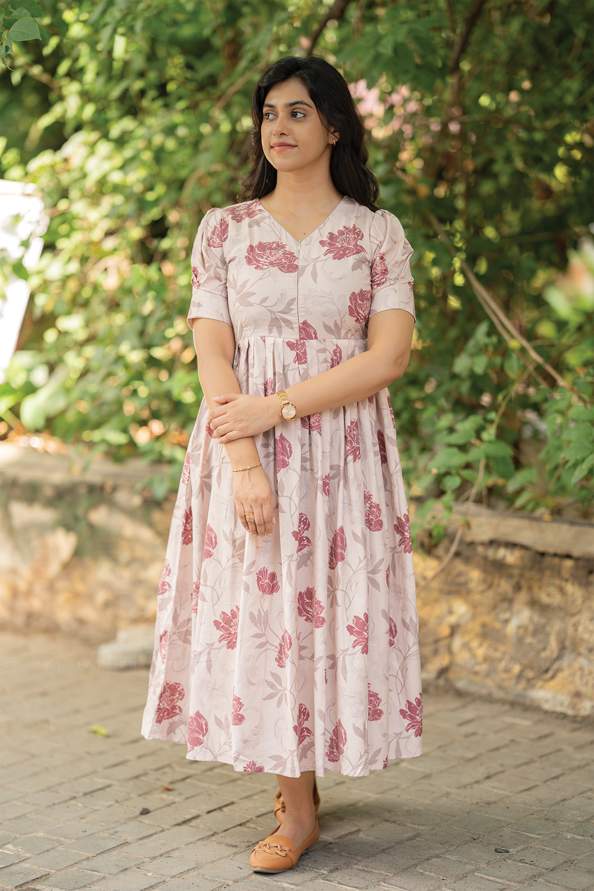 Vintage Elegance Beige Printed Maternity and Feeding maxi Outfit