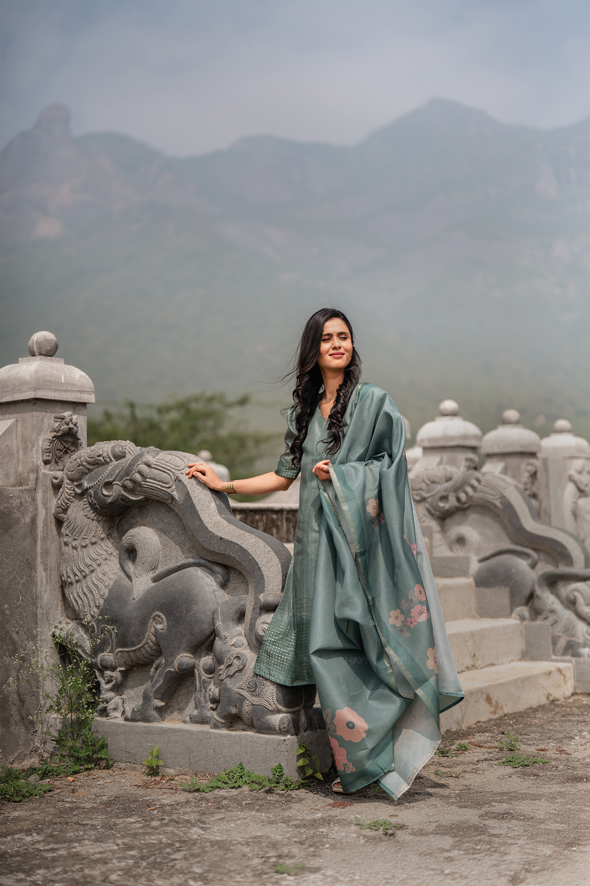 Green Tussar sequence Daman 3 Piece Silk Check Blend Floral Printed Kurta with Pant & Dupatta