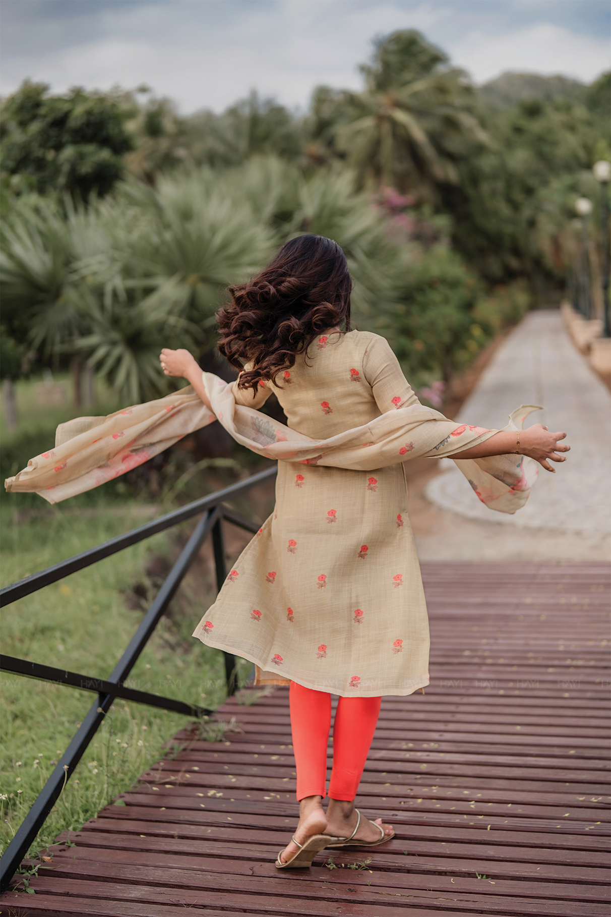 Lila Yellow printed 2 Piece Linen Shimmer Kurta with Dupatta