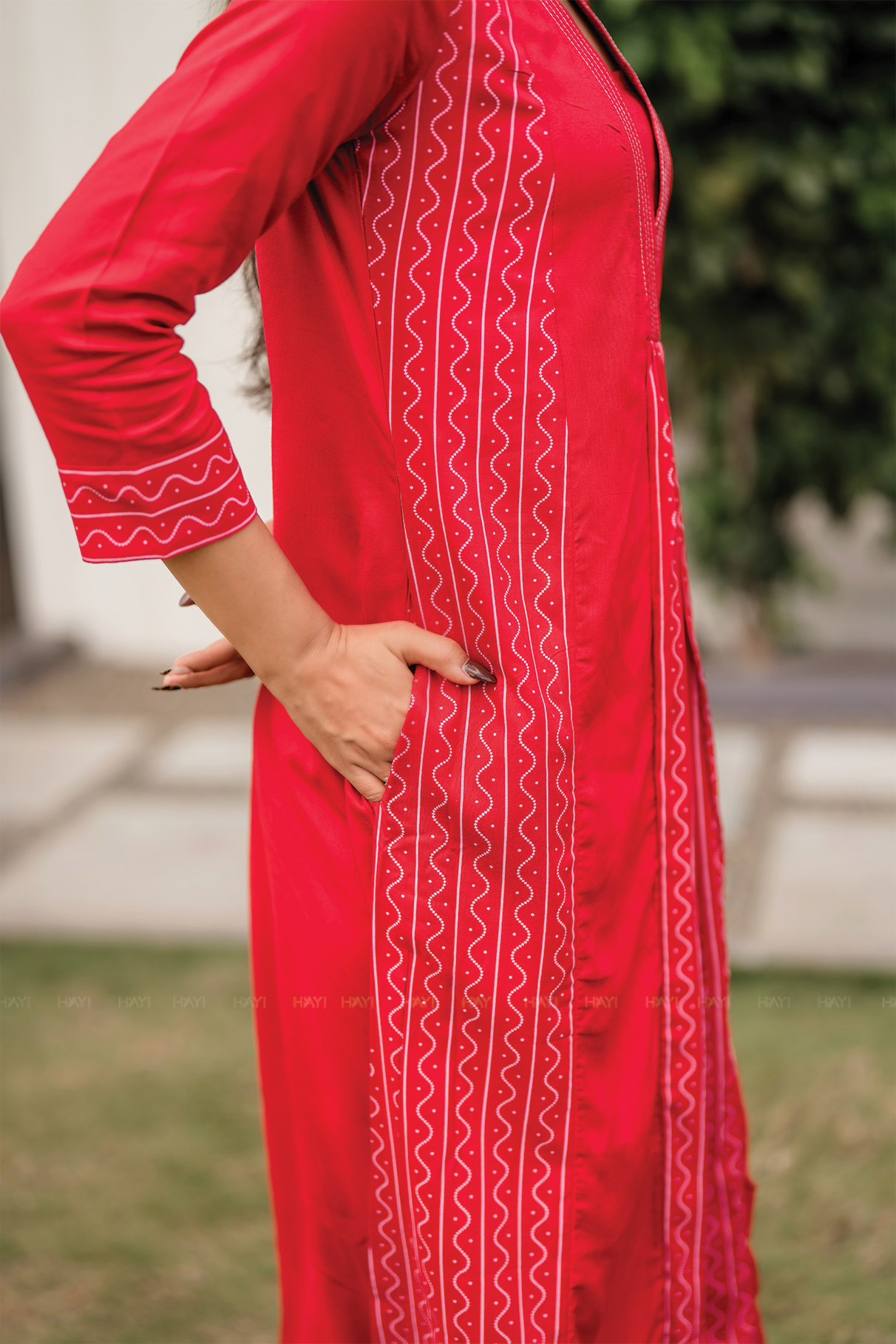 Red Muse Viscose Blend A-line Dress with V-Neck & 3/4th Sleeves