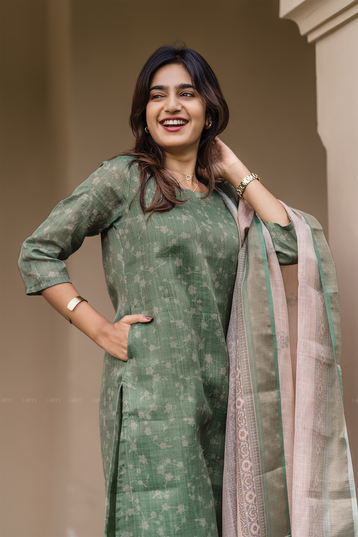 Virenya Green printed 2 Piece Linen Blend Kurta with Dupatta