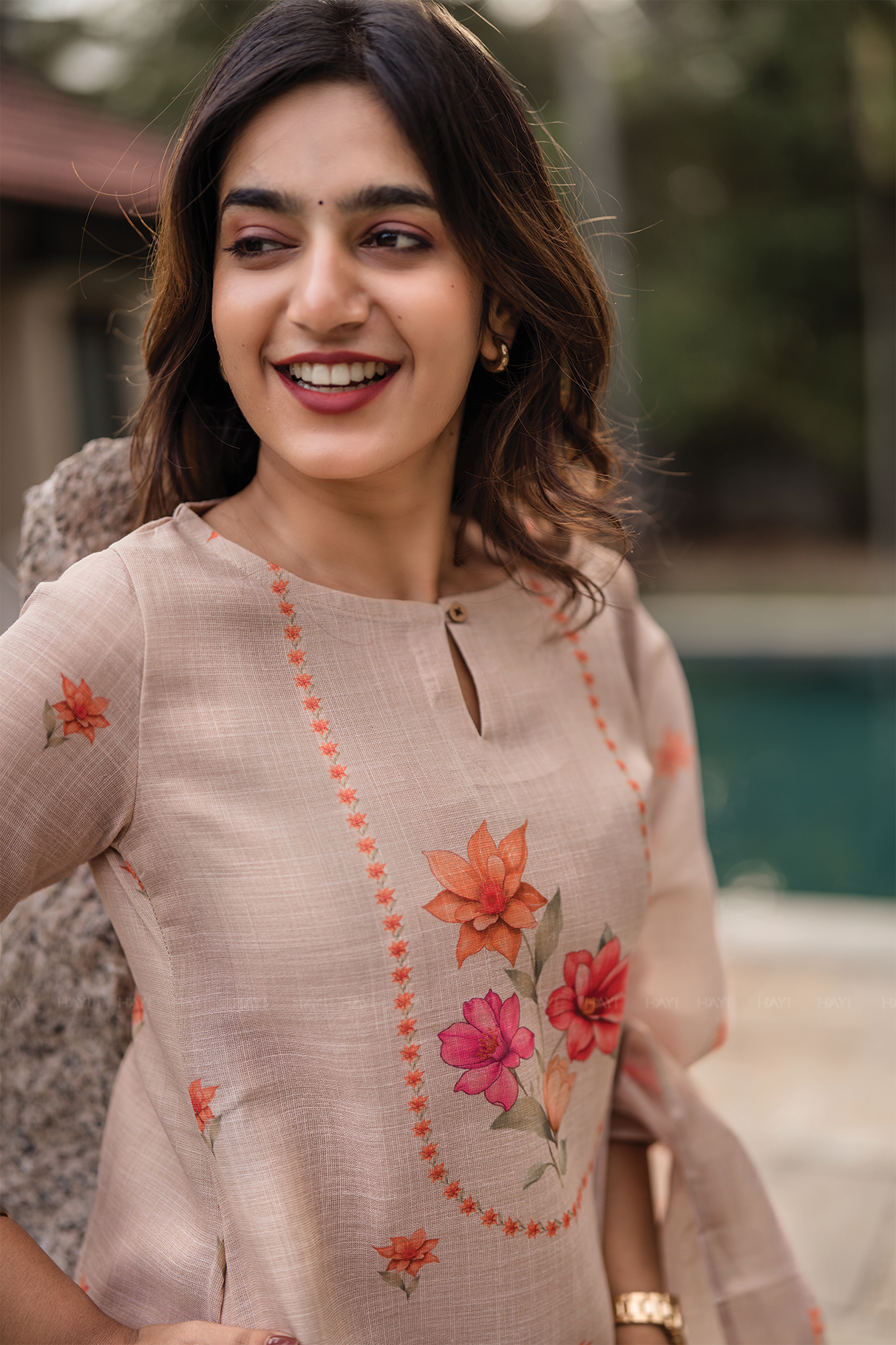 Mayuri Peach printed 2 Piece Linen Shimmer Kurta with Dupatta