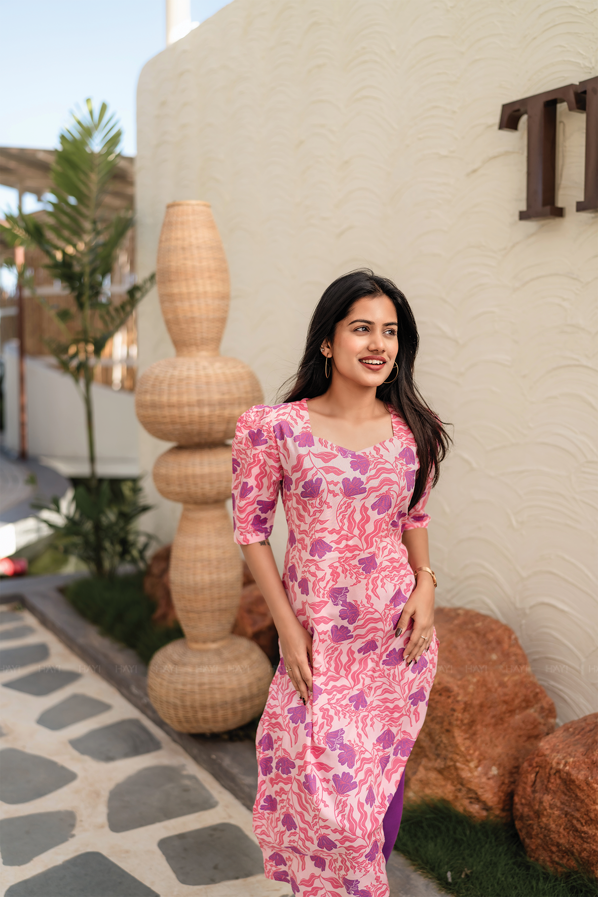 Pink Paradise Viscose kurti with Sweetheart Neck & Leg-O-Mutton Sleeves