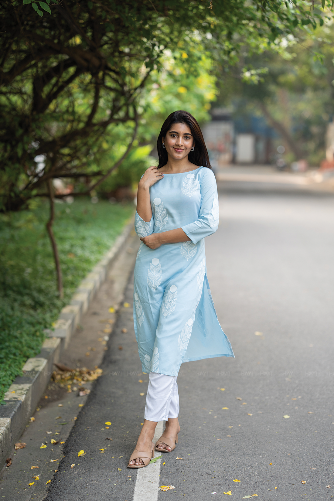 Cottage Bloom Blue Viscose Kurta with Boat Neck & 3/4 Sleeves