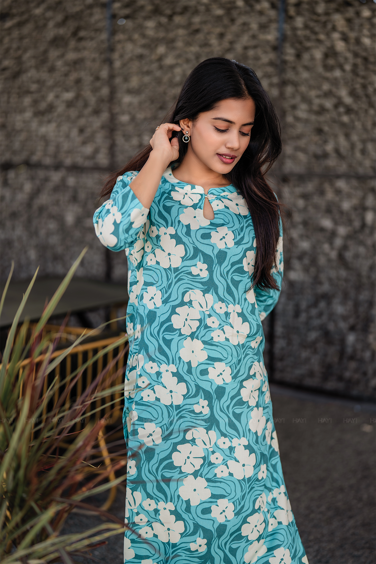 Blue Current Viscose Blend Kurti with Closed Neck & 3/4th Sleeves