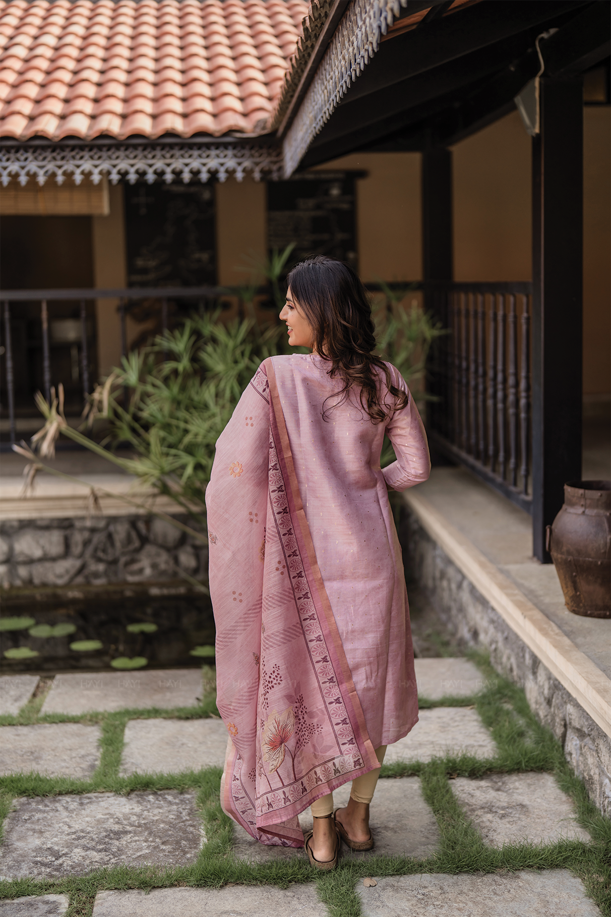 Mistyrose Pink printed 2 Piece Muslin Shimmer Butti Kurta with Dupatta