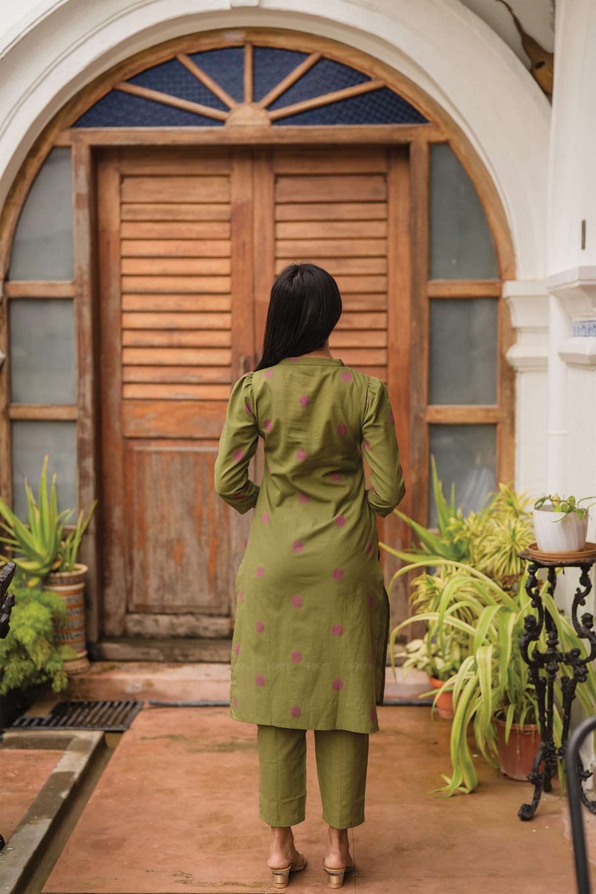 Olive Netra Green Handloom Co-ord with Chinese Collar Diamond Cut & Puff Sleeves