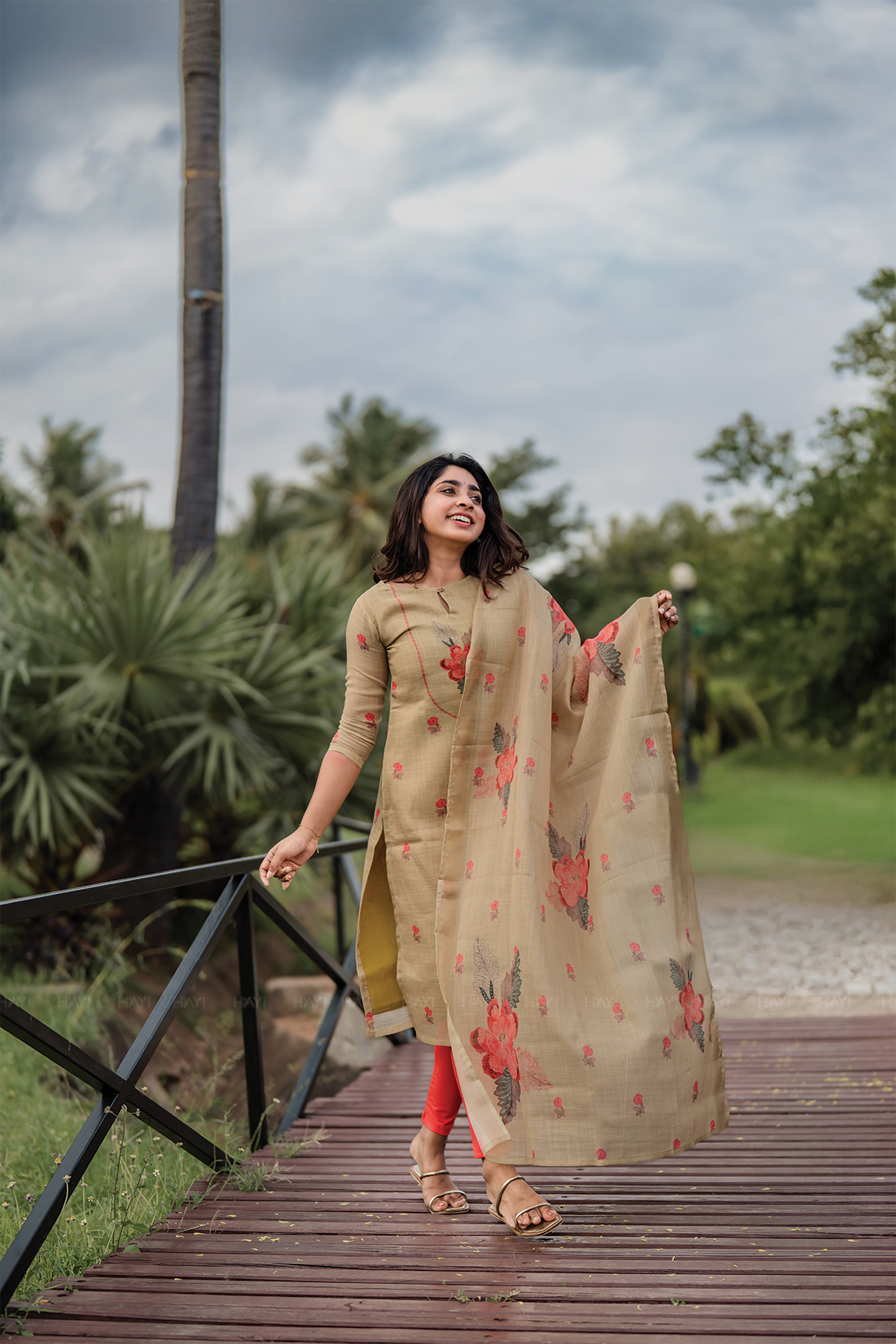Lila Yellow printed 2 Piece Linen Shimmer Kurta with Dupatta