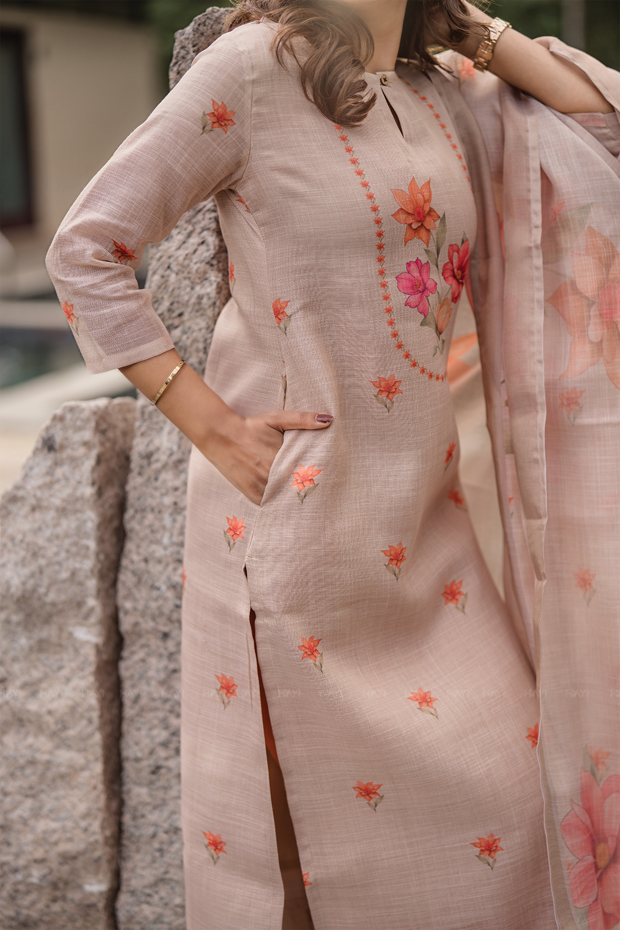 Mayuri Peach printed 2 Piece Linen Shimmer Kurta with Dupatta