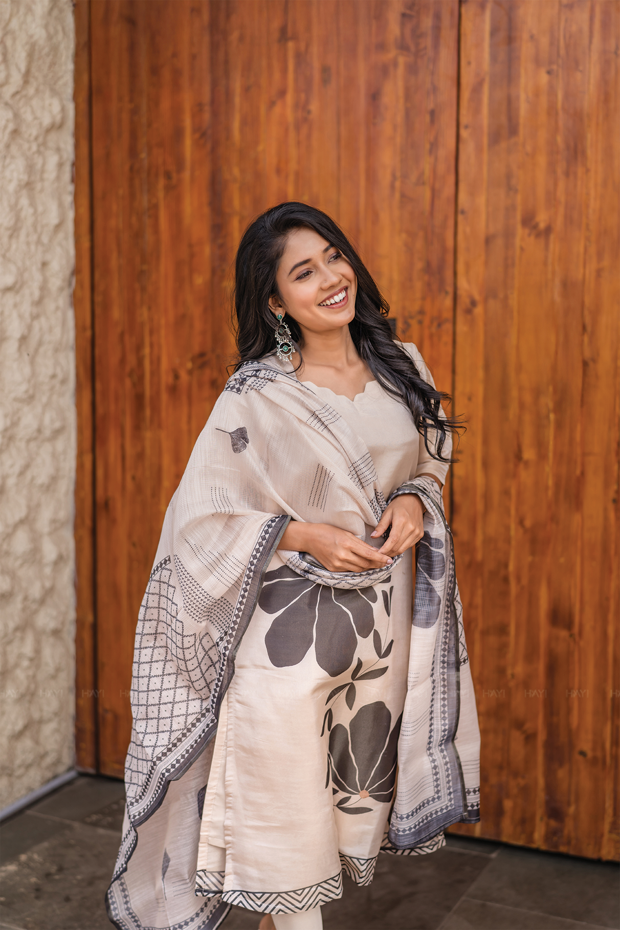 Petalcurve Classic Cream Printed 3 Piece Shimmer Tissue Kurti Set with Dupatta