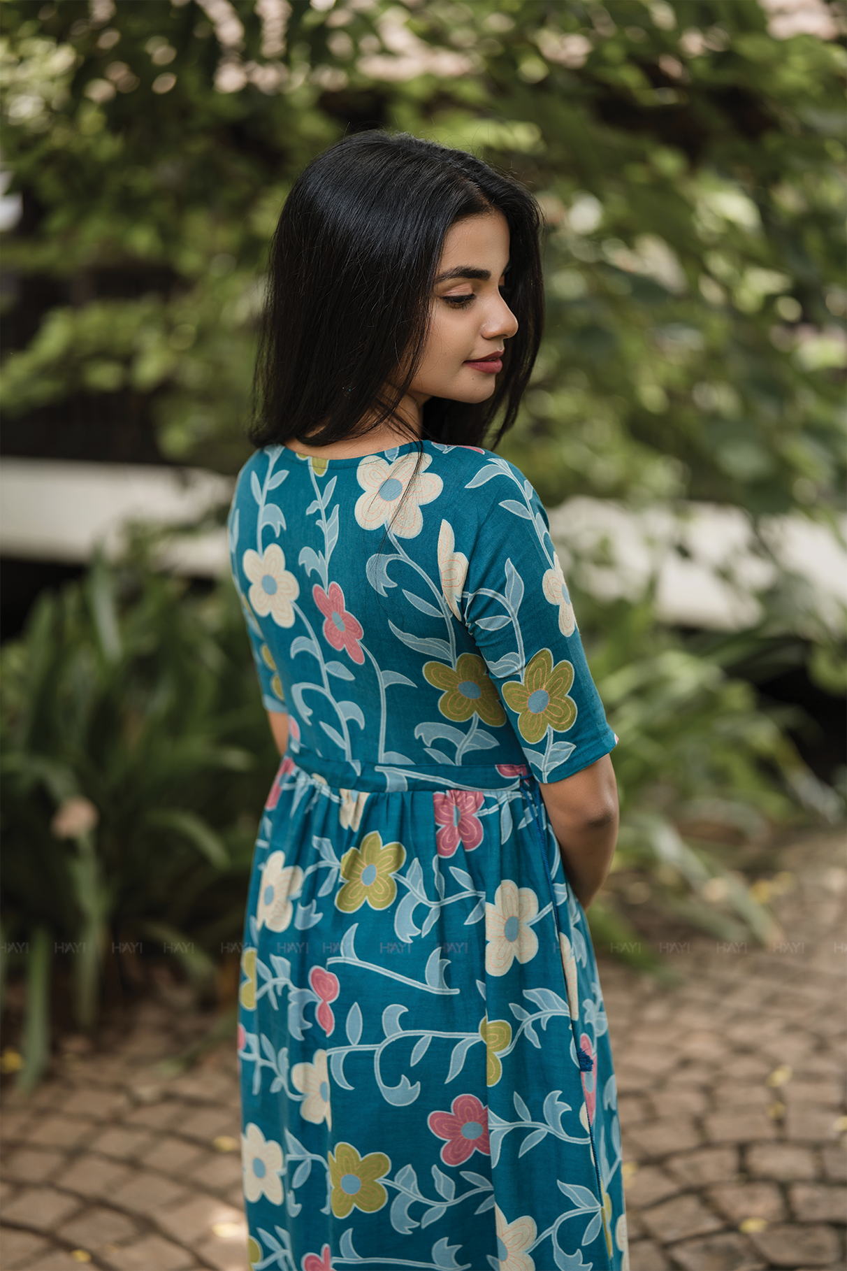 Tassel Chic Blue Cotton Dress with U-Neckline & Double Tassel Rope