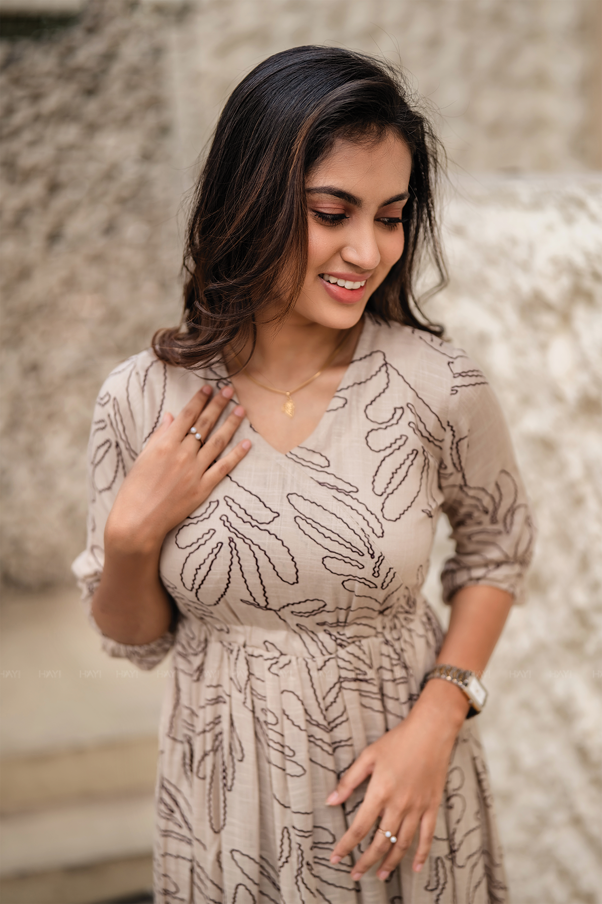 Flora Lume Beige Viscose Dress with V-Neck & 3/4th Sleeves