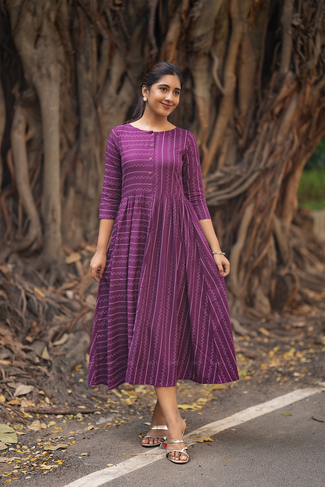 Grape Line Violet Viscose Dress with Boat Neck & 3/4th Sleeves