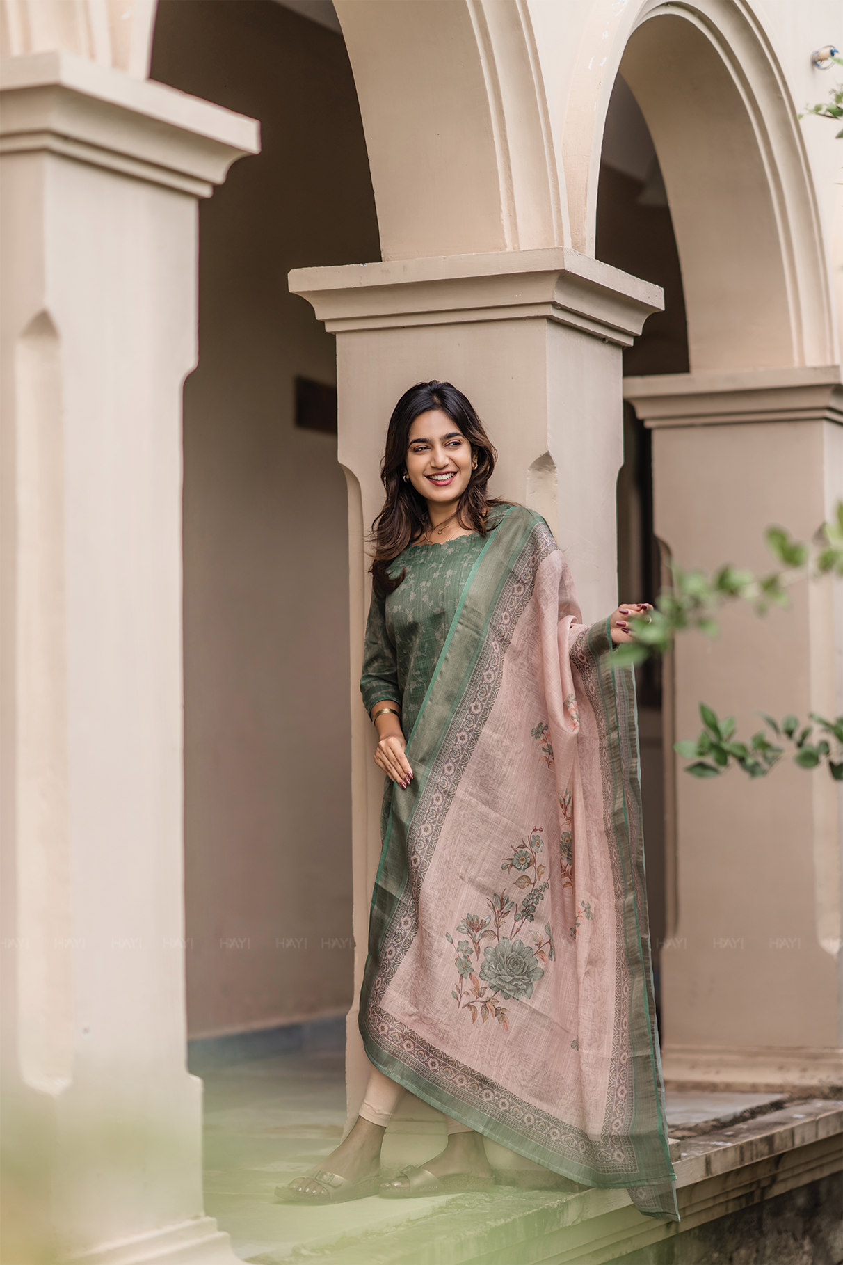 Virenya Green printed 2 Piece Linen Blend Kurta with Dupatta