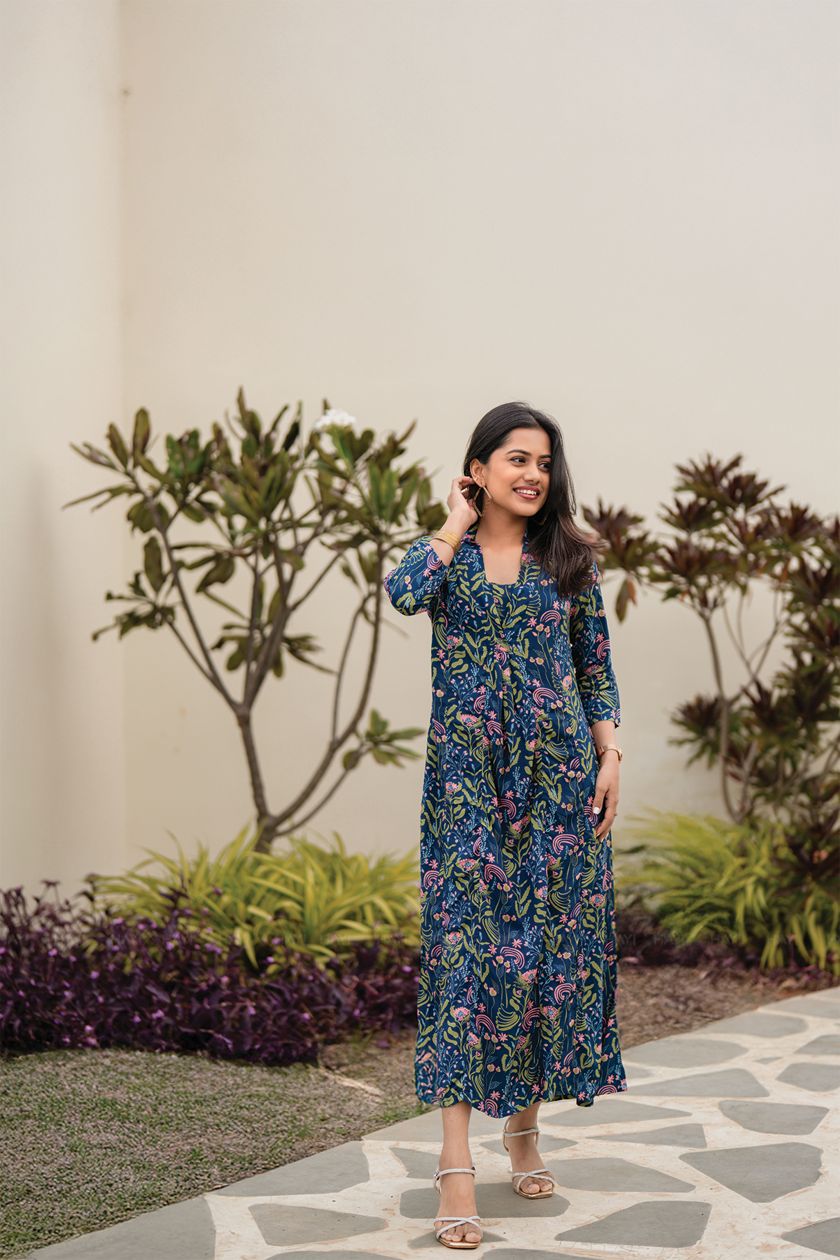 Verdant Muse Blue Viscose A-Line Kurta with V-Neck & 3/4 Sleeves