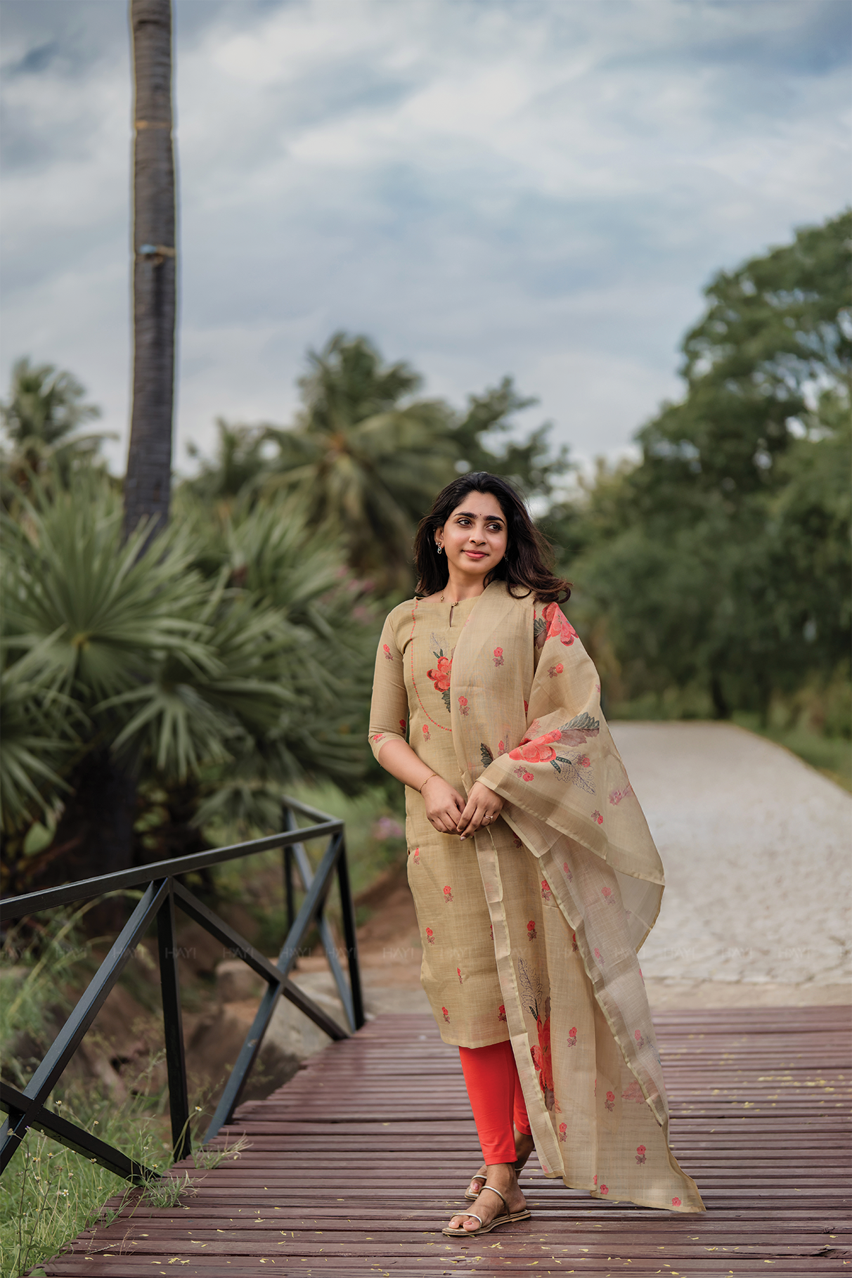 Lila Yellow printed 2 Piece Linen Shimmer Kurta with Dupatta