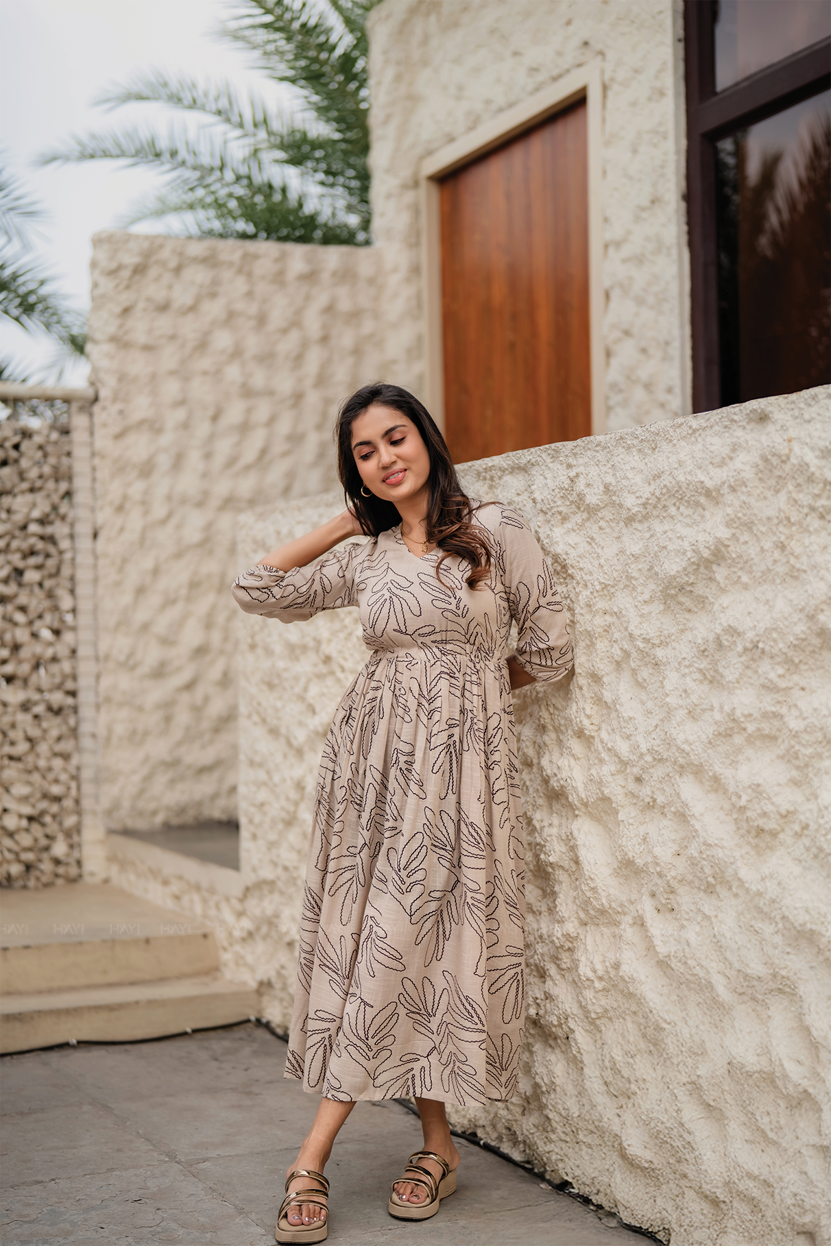 Flora Lume Beige Viscose Dress with V-Neck & 3/4th Sleeves