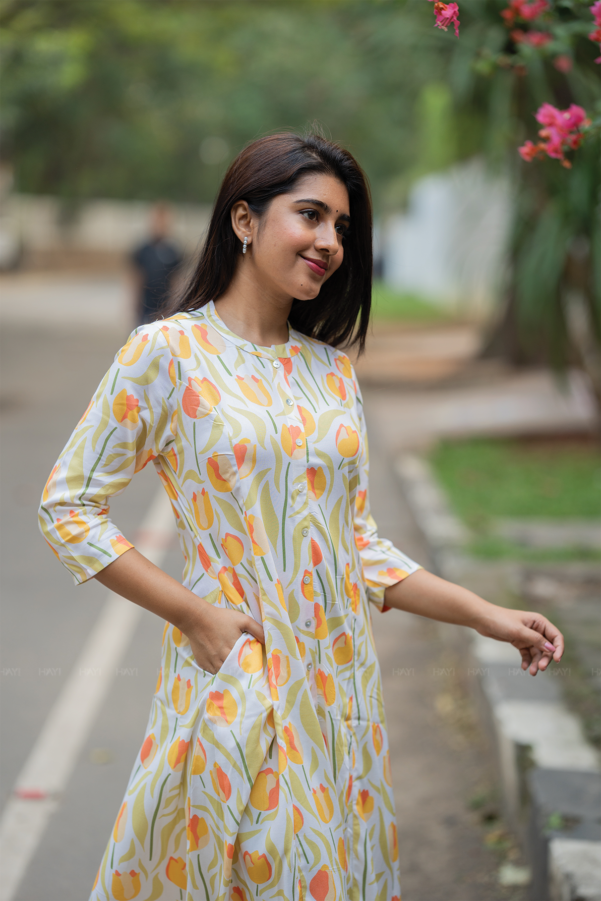 Garden Melody Off-White Viscose A-Line Kurta with Chinese Collar & 3/4th Sleeves