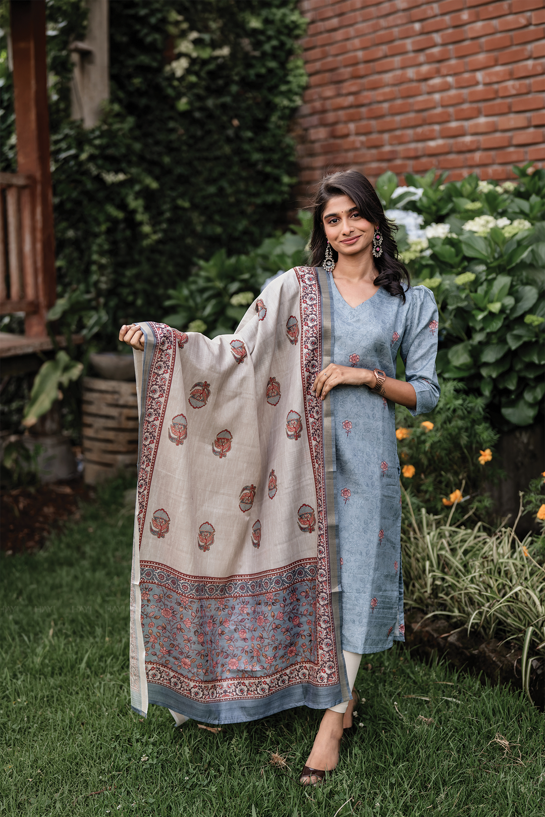 Ivory Bloom Printed 2 Piece Tussar Silk Kurta Set with Dupatta