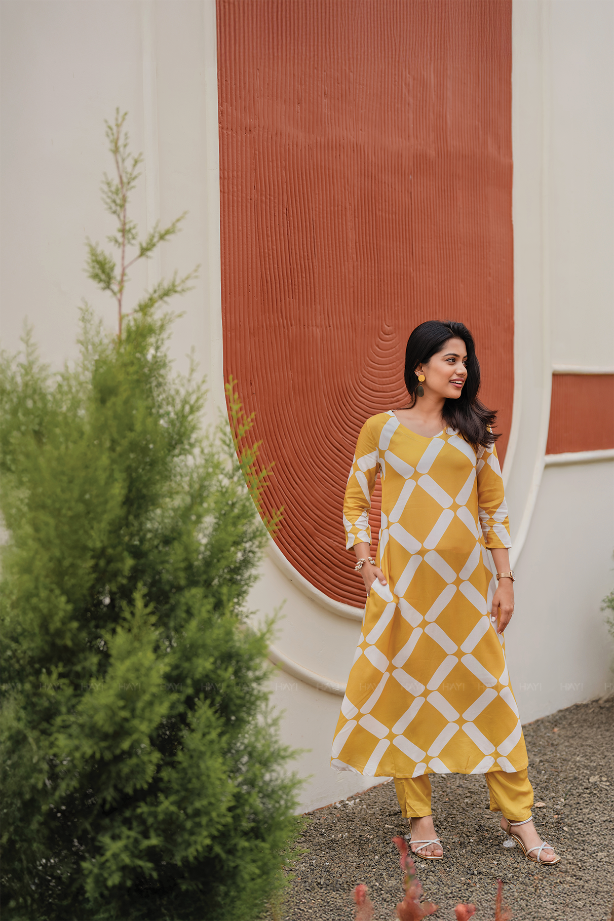 Lemon Prism Yellow Viscose Co-ord with V-Neckline & 3/4th Sleeves