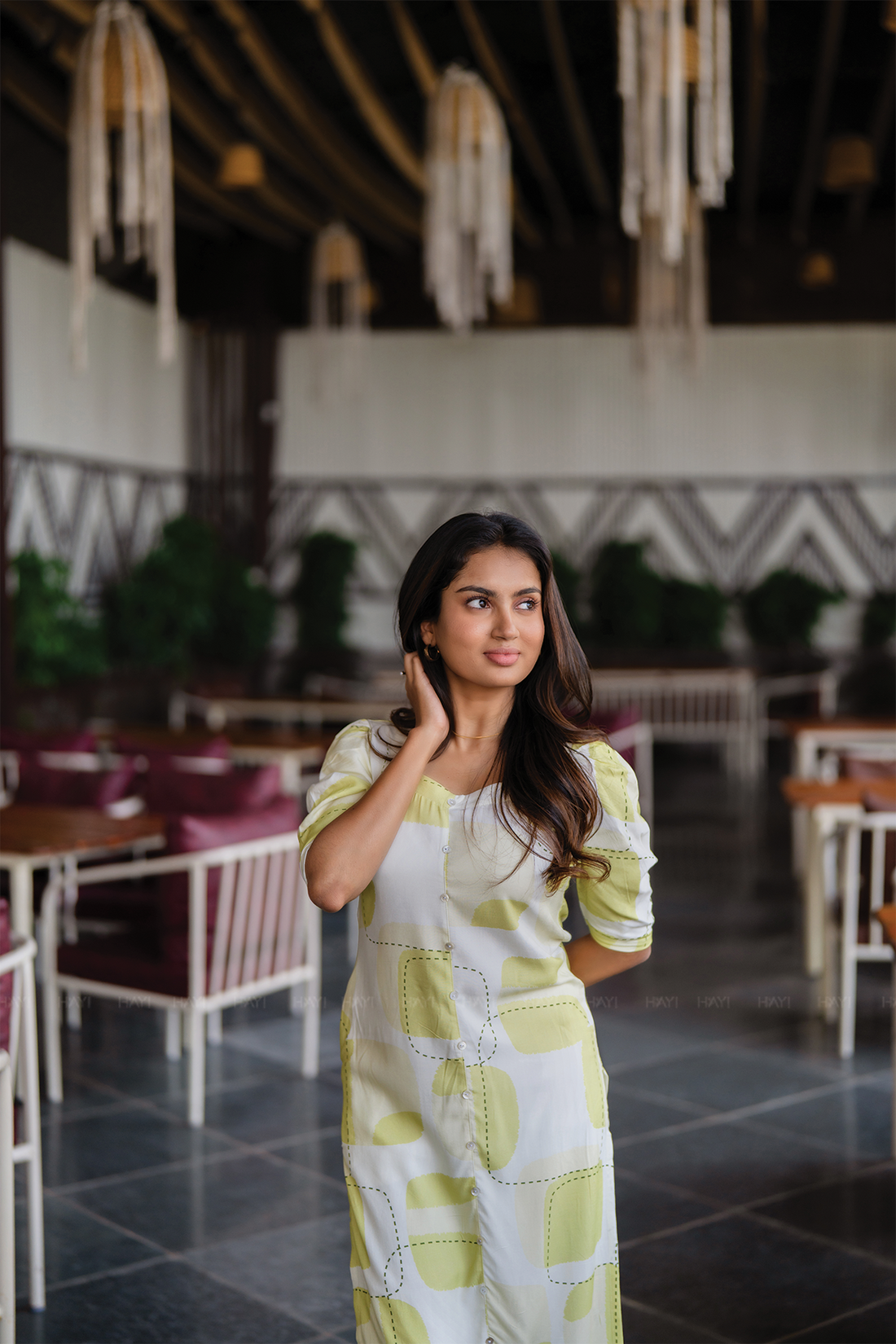 Fresh Meadow Green Viscose Kurta with Sweetheart Neck & Leg-O-Mutton Sleeves