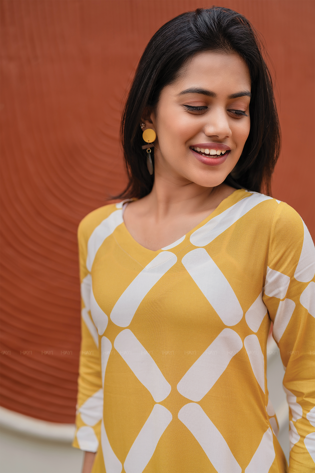 Lemon Prism Yellow Viscose Co-ord with V-Neckline & 3/4th Sleeves
