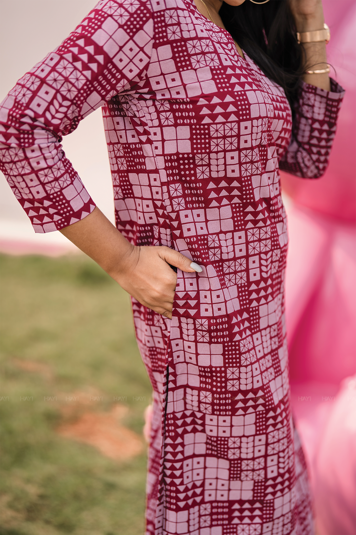 Plum Grid Maroon Viscose Kurta with Curved V-Neck & 3/4 Sleeves