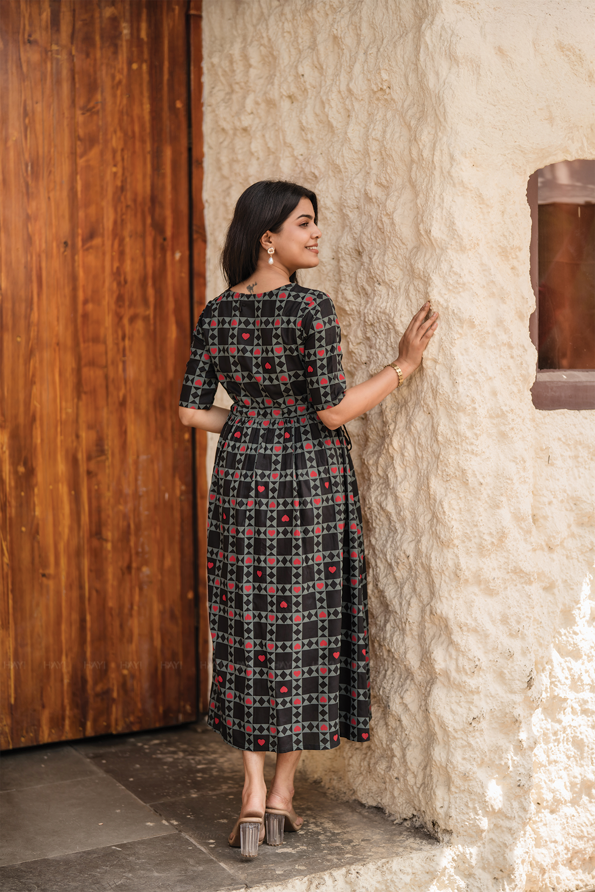 Grid Flow Dark Grey Viscose Dress with V-Neck & Elbow Sleeves