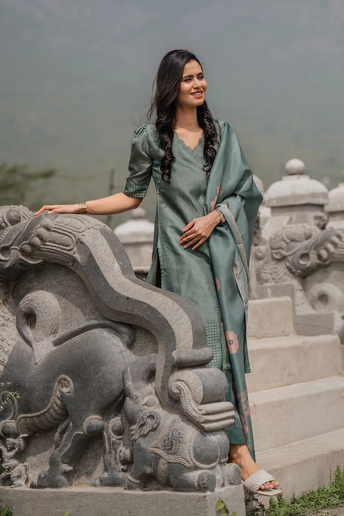 Green Tussar sequence Daman 3 Piece Silk Check Blend Floral Printed Kurta with Pant & Dupatta