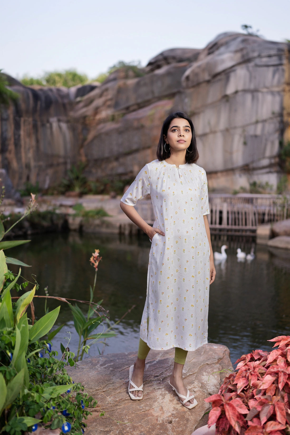 Cream White Floral Garden Viscose Printed Kurta