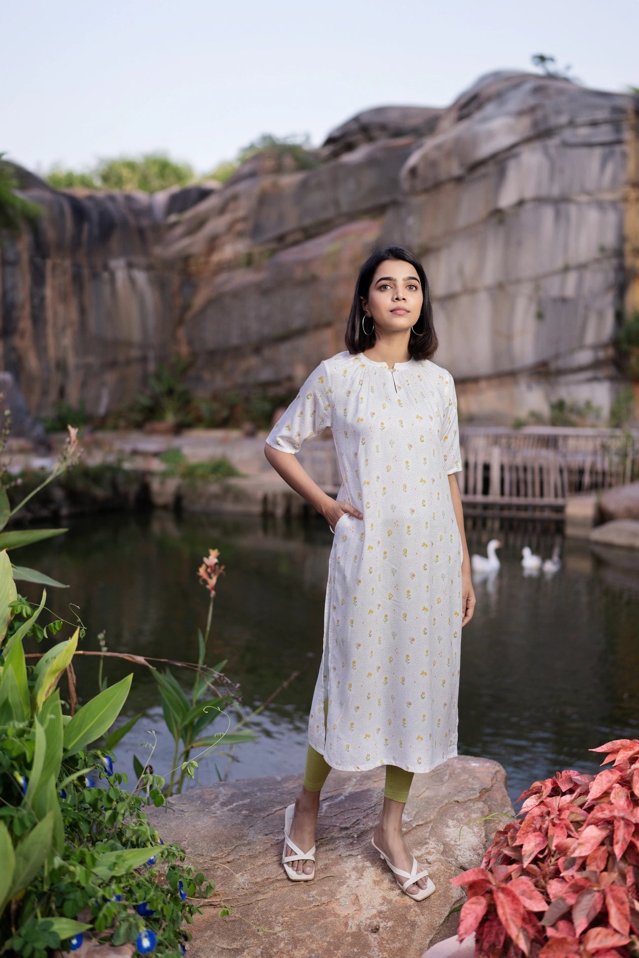 Cream White Floral Garden Viscose Printed Kurta