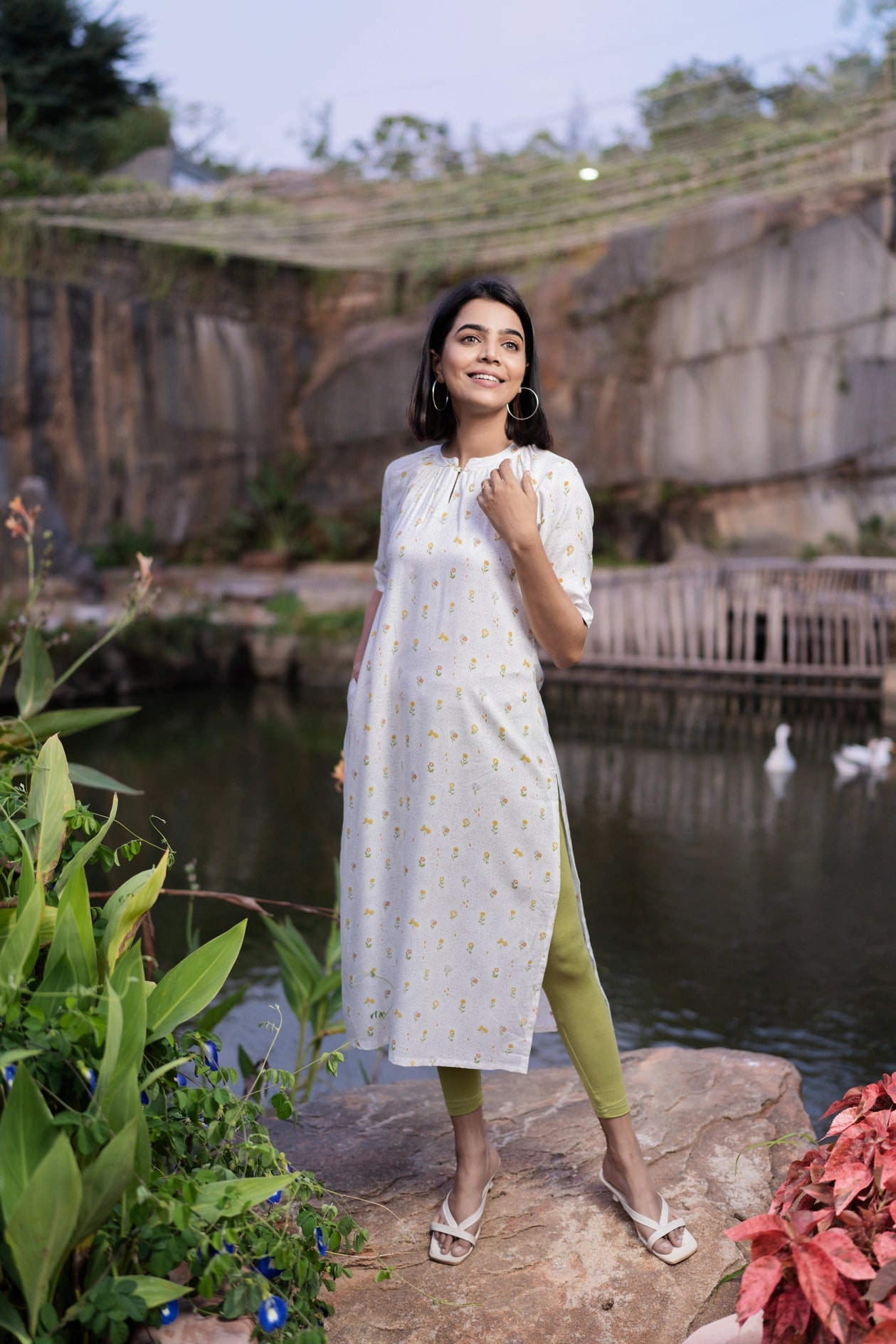 Cream White Floral Garden Viscose Printed Kurta