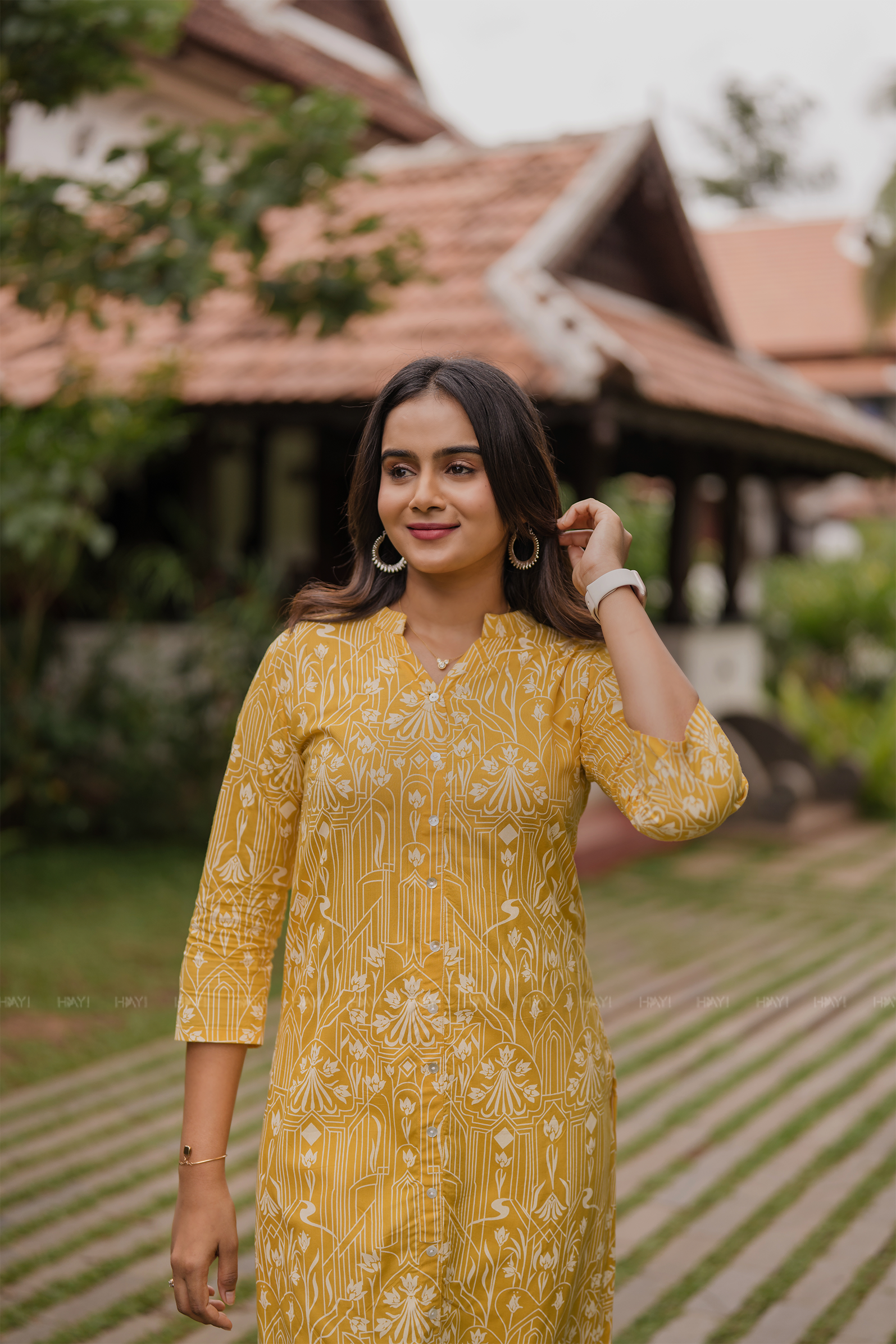 Sunelle Fleur Yellow Printed Regular Fit Basic Kurta