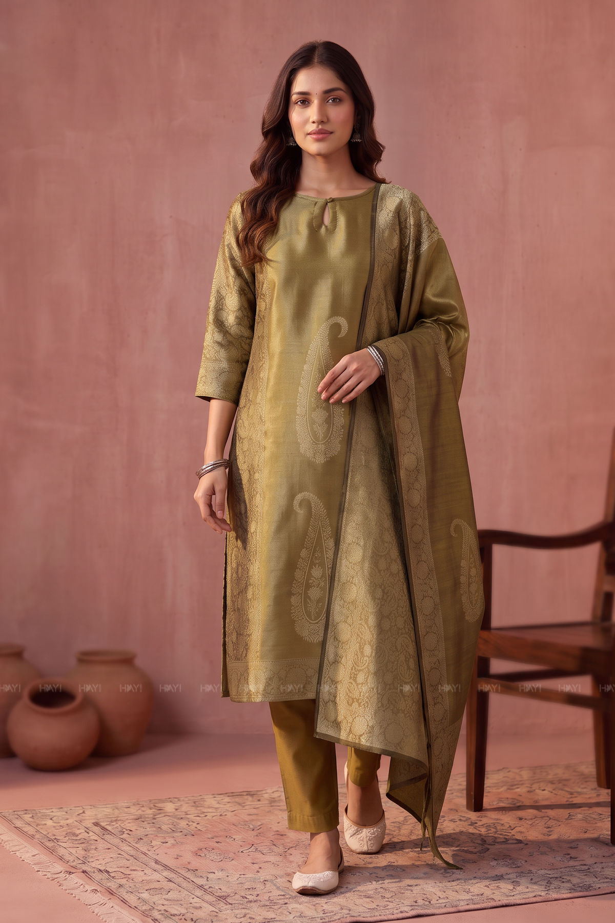 Floral Medallion Silk Blend Jacquard 2-Piece Straight Kurta Set