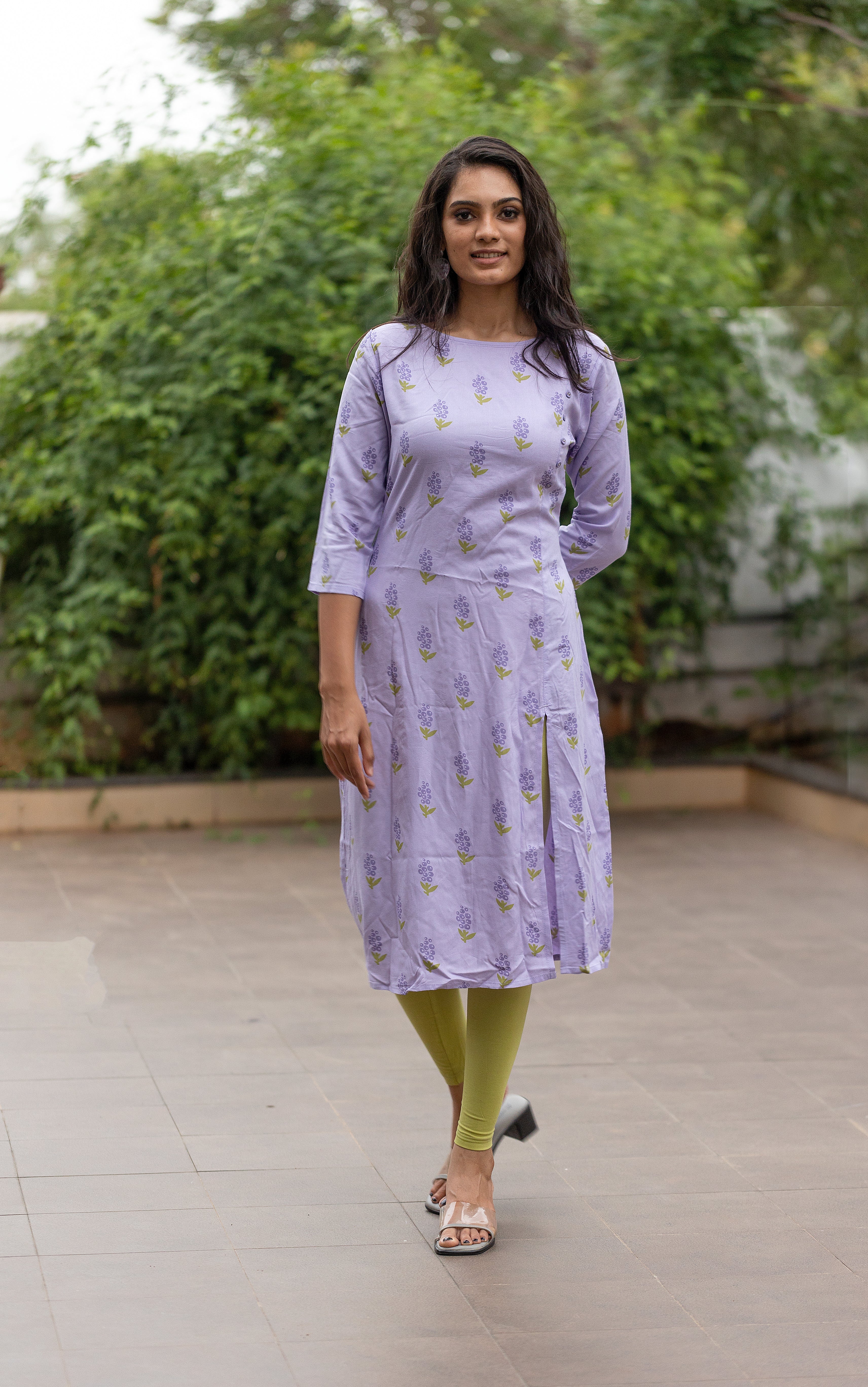 Lavender Berry Bunch Viscose Printed Kurta
