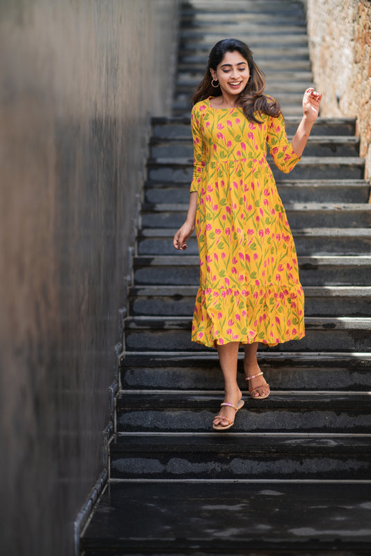 Abstract Tulip Maxi Dress