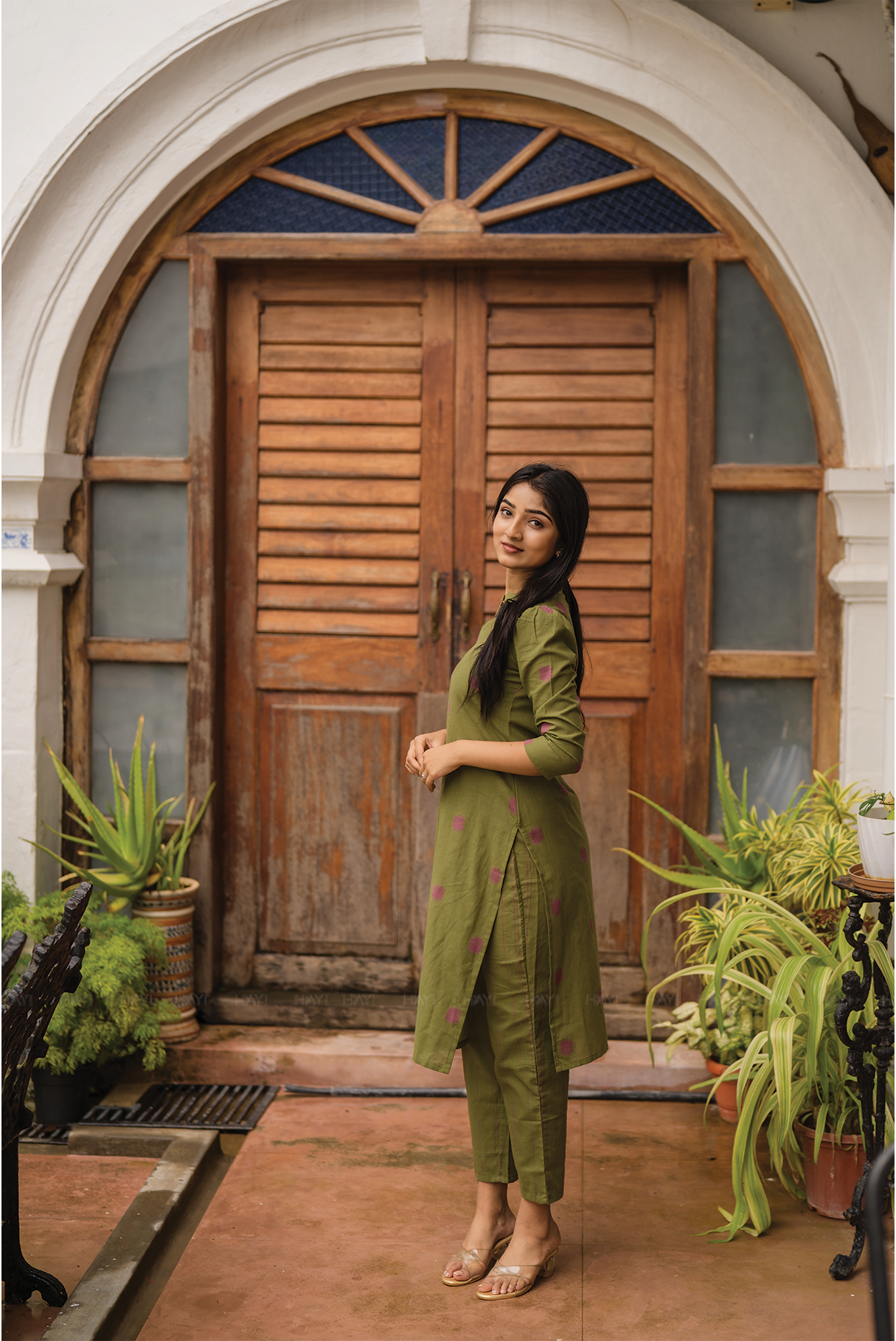 Olive Netra Green Handloom Co-ord with Chinese Collar Diamond Cut &amp; Puff Sleeves