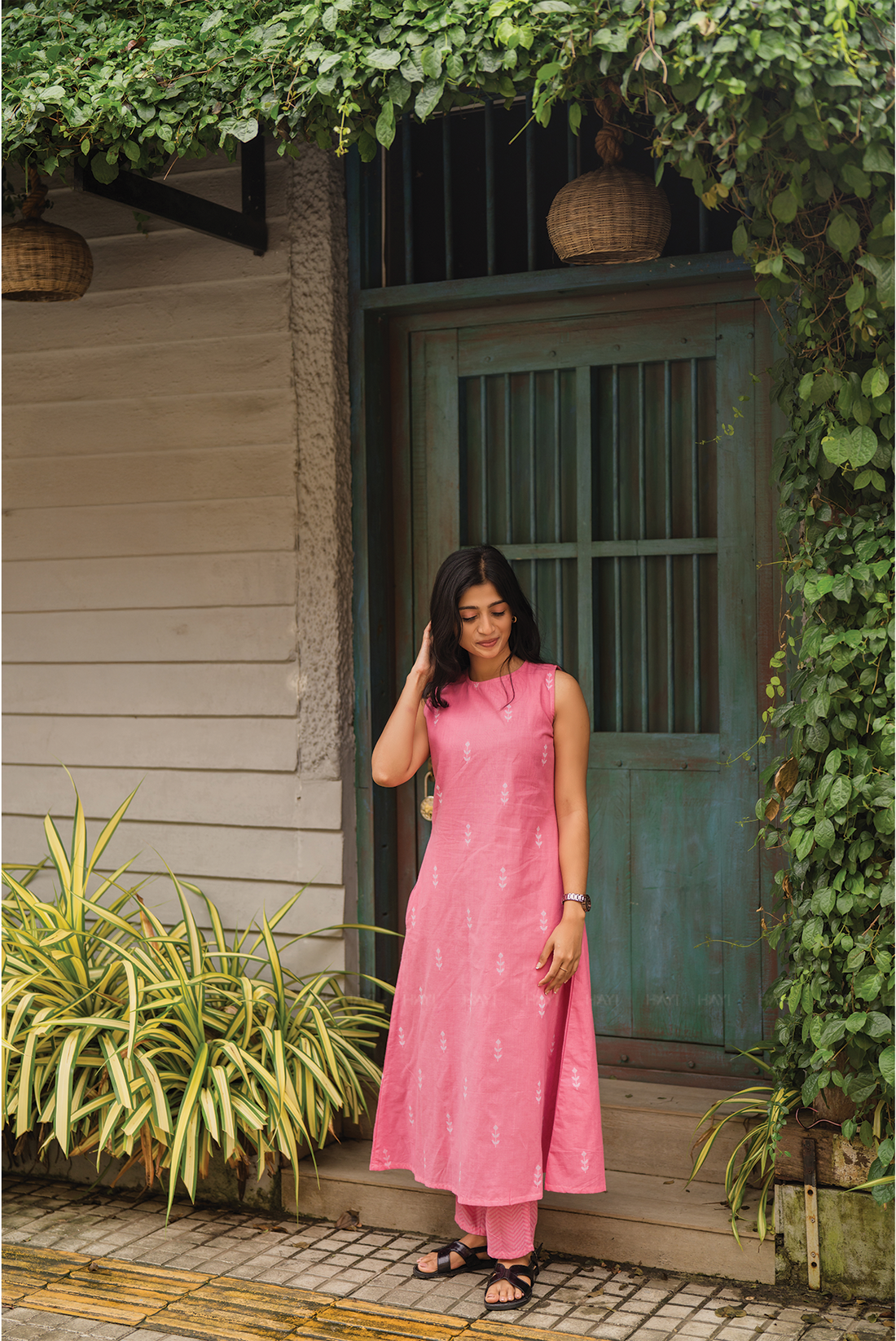 Rosetta Bloom Brown Handloom co-ord with Close Neck &amp; Detachable Sleeves
