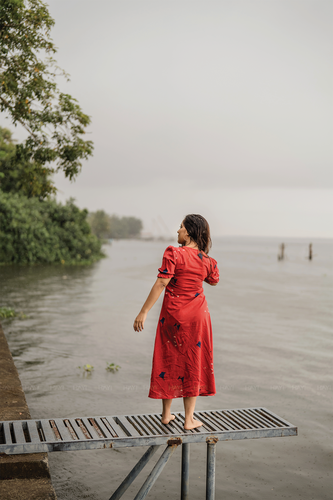 Kite Queen Red  A-line Cotton Flex Dress with V-Neck &amp; puff Sleeves