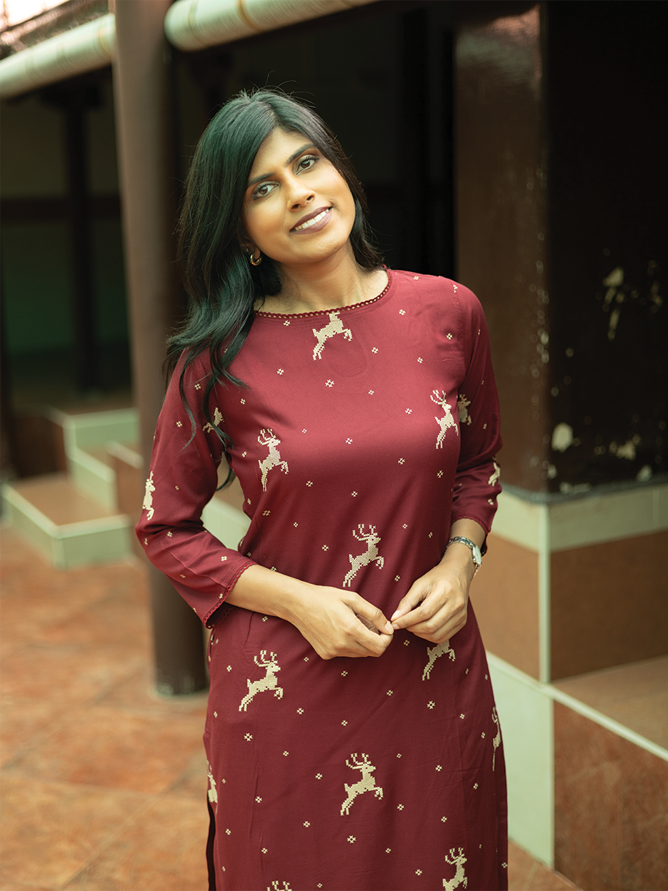 Tulip Cascade Wine Viscose Kurti with Boat Neck &amp; 3/th Sleeves