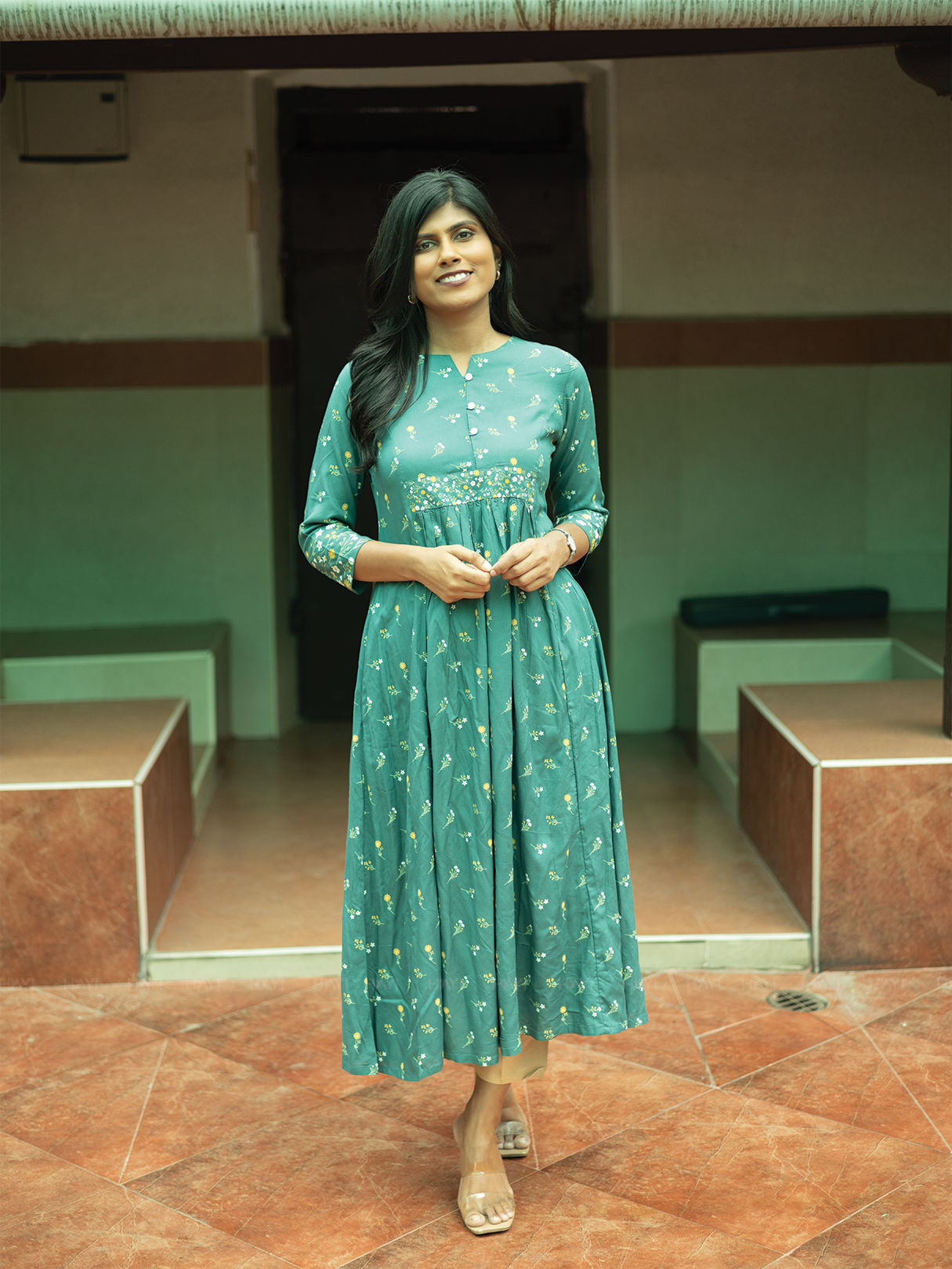 Garden Wraped Olive Green  A-line Viscose Dress with Notch Neck &amp; 3/4th Sleeves