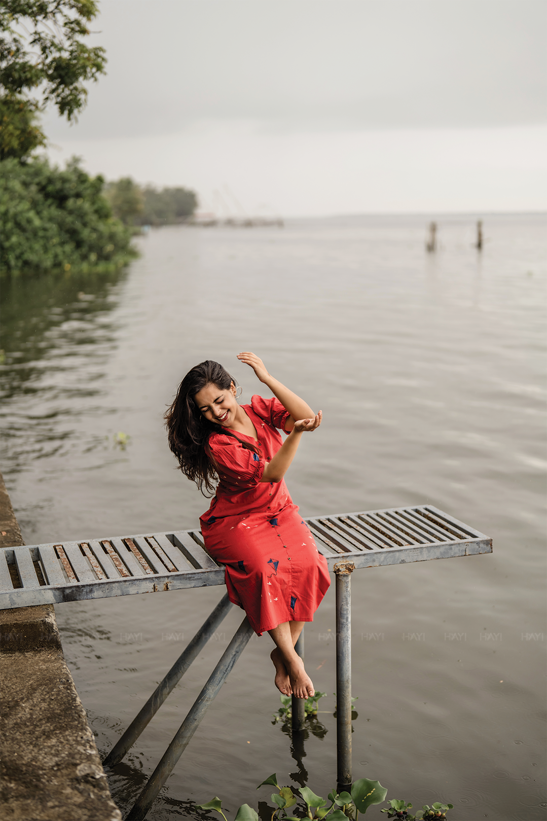 Kite Queen Red  A-line Cotton Flex Dress with V-Neck &amp; puff Sleeves