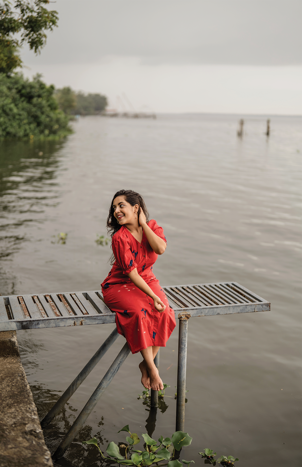 Kite Queen Red  A-line Cotton Flex Dress with V-Neck &amp; puff Sleeves