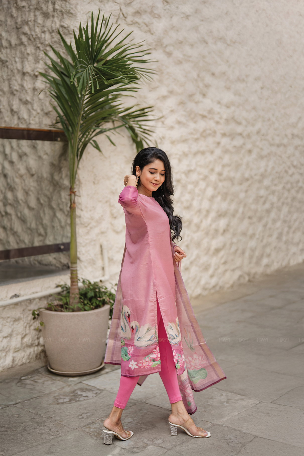 Lilac Swan Pink Printed 3 Piece Shimmer Tissue Kurti Set with Dupatta