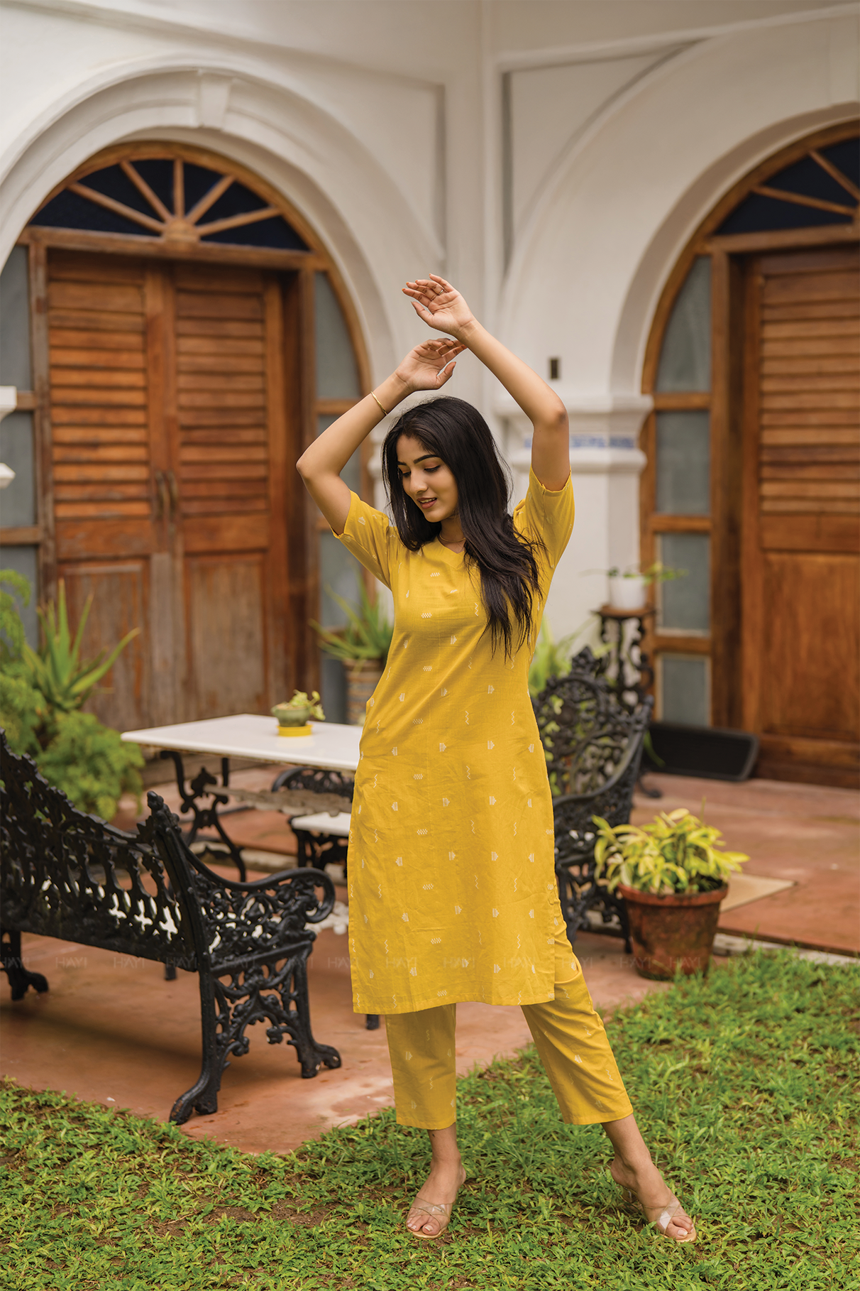 Sunfold Bloom Yellow Handloom Co-ord with V-Neckline &amp; Leg-O-Mutton Sleeves