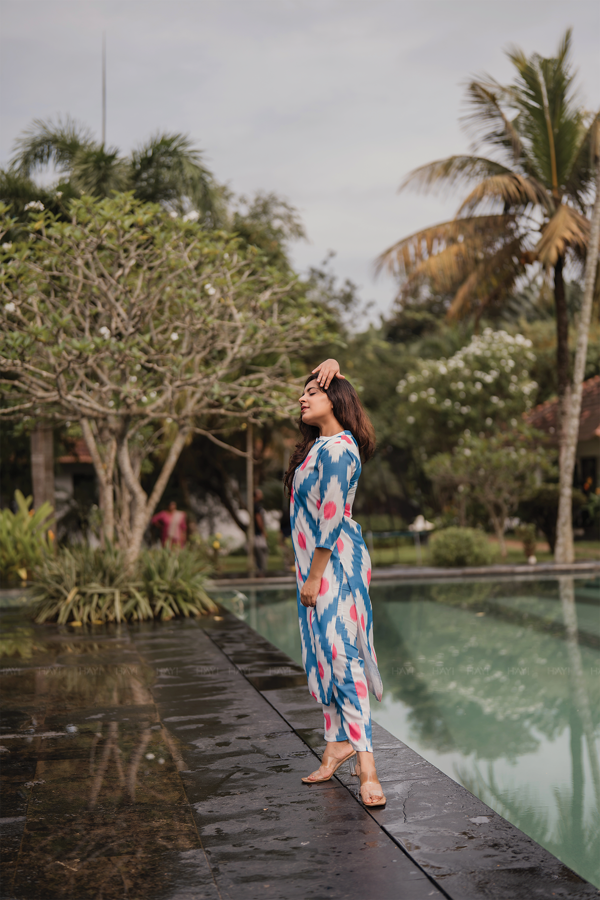 Ikat Dreams Half-White Linen Blend Co-ord with Chinese Collar &amp; Ikat Print