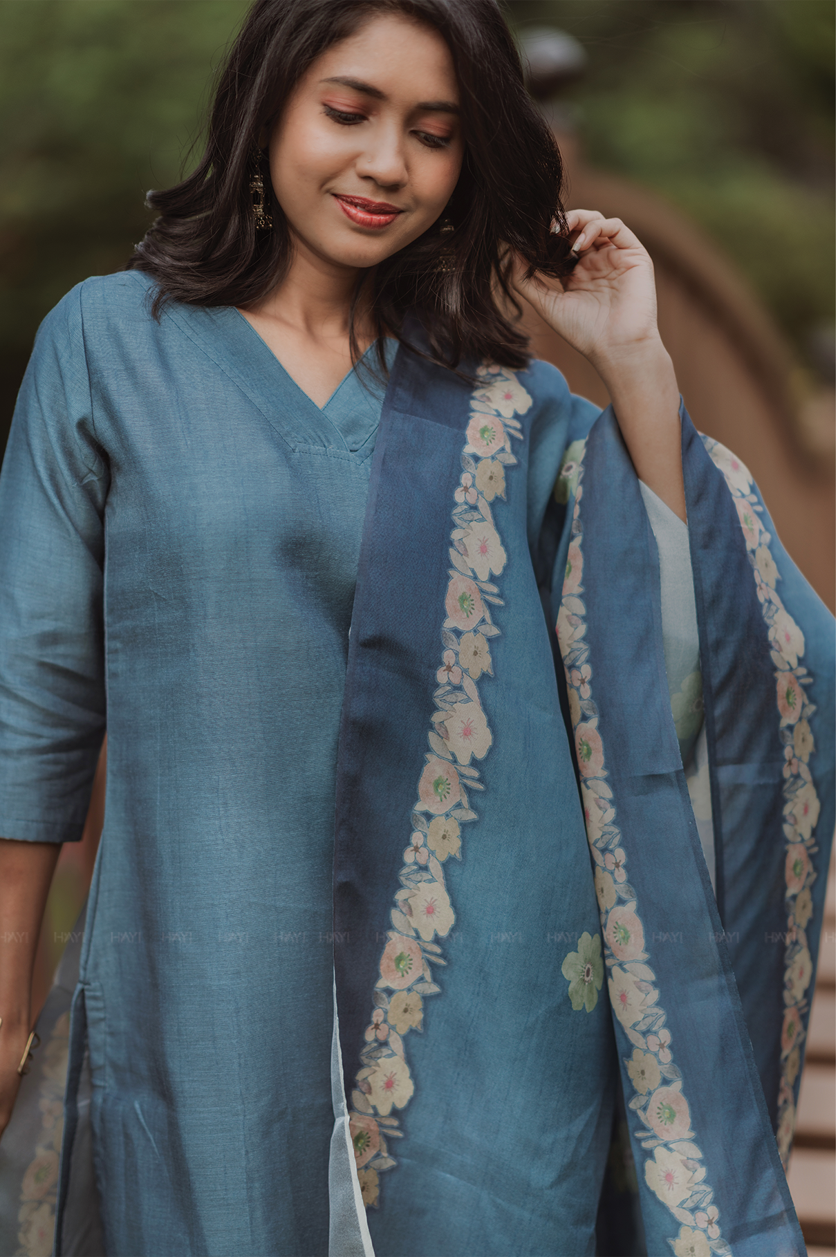 Nocturne Drift Embroidered 3 Piece Shimmer Tissue Blend Kurta Set with Dupatta