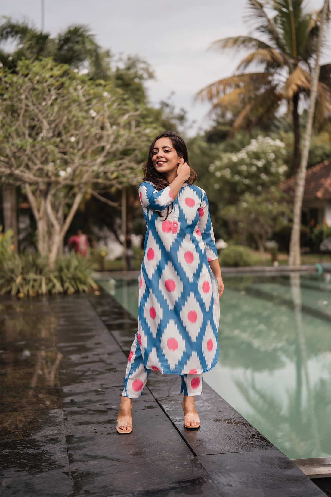 Ikat Dreams Half-White Linen Blend Co-ord with Chinese Collar &amp; Ikat Print