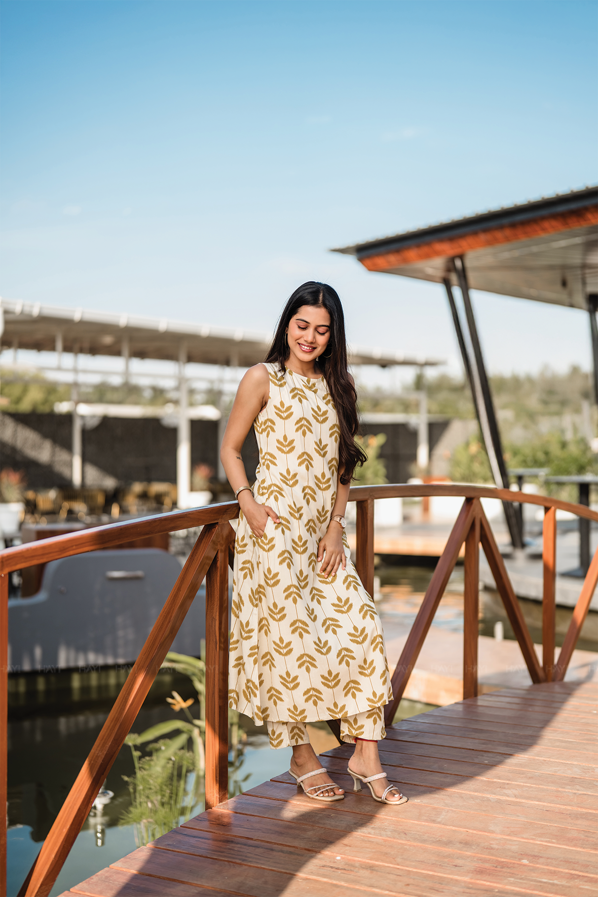 Sona Bloom Sandal cotton blend Co-ord with Close Neck and Attached 3/4th Sleeves